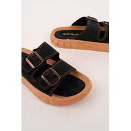 Muggo AUGUSTA شبشب رجالي يومي أسود قابل للتعديل بإبزيم مزدوج Muggo AUGUSTA Men's Adjustable Double Buckle Casual Slippers - Black