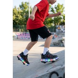 حذاء رياضي MUGGO SKY للأطفال بعجلات وإضاءة LED - أسود وأحمر MUGGO SKY Kids' Light-Up Roller Sneaker Shoes - Black & Red