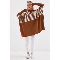 15783 بونشو تريكو واسع بفتحات جانبية - لون حليبي 15783 Oversize Slit Poncho Knit Sweater - Milky Coffee