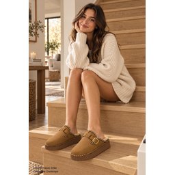 شبشب نسائي شتوي يومي Muggo MAYRA مبطن بالفرو مع إبزيم - توباكو Muggo MAYRA Women's Buckled Faux-Fur Lined Winter Daily Slipper - Taba