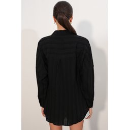 قميص نسائي مخطط واسع 20408 - أسود Women's Striped Oversize Shirt 20408 - Black