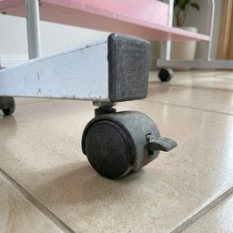 طاولة جانبية متحركة قابلة للتعديل Adjustable Mobile Side Table