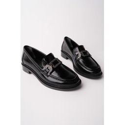 حذاء لوفر نسائي MUGGO ARVEN أسود بتفاصيل حجرية وإبزيم معدني MUGGO ARVEN Women's Loafer Shoes with Metal Buckle & Stone Detail - Black