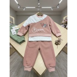 تراك بناتي Girls' track