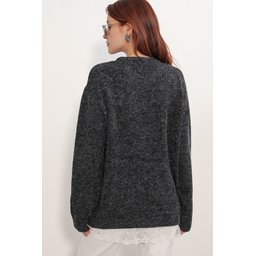 كنزة نسائية تريكو فضفاضة بتفاصيل تول 15968 - أسود Women's Oversize Knit Sweater with Tulle Detail 15968 - Black