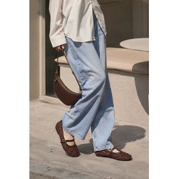 Muggo LACE حذاء باليه نسائي بني بتفاصيل شبكية وخرز - أنيق ومريح Muggo LACE Women's Mesh Detailed Beaded Strap Ballet Flats - Brown