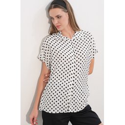 3711 بلوزة نسائية بنقاط بولكا نصف كم - أبيض 3711 Women's Polka Dot Half Sleeve Blouse - White