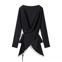 طقم أسود أنيق من قطعتين مزين بالدانتيل Set Skirt and Shirt with Dantel