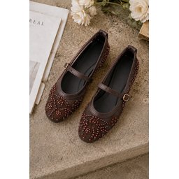 Muggo LACE حذاء باليه نسائي بني بتفاصيل شبكية وخرز - أنيق ومريح Muggo LACE Women's Mesh Detailed Beaded Strap Ballet Flats - Brown