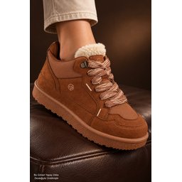 حذاء رياضي نسائي Muggo REXTON شتوي برباط ونعل سميك بتفاصيل فرو - توبا Muggo REXTON Women's Winter Sneaker with Fur Detail, Chunky Sole & Laces - Taba