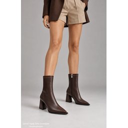 بوت نسائي Muggo VELORA بكعب سميك ومقدمة مدببة وسحاب - بني Muggo VELORA Women's Pointed Toe Chunky Heel Zipper Boots - Brown
