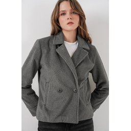 جاكيت نسائي قصير من الكاشيه 0725 - رمادي Women's Short Cachet Jacket 0725 - Grey
