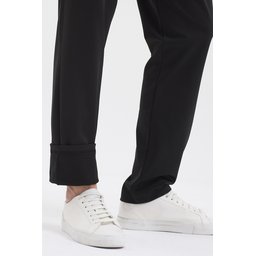 بنطلون رياضي رجالي جوغر أسود بقصة مستقيمة مع جيوب بسحاب Men's Black Jogger Sweatpants with Zipper Pockets, Elastic Waist, Straight Leg