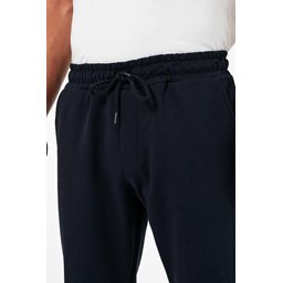 طقم بنطال رياضي رجالي 2 قطعة جوغر سميك بخصر عادي وجيب خلفي - رمادي وأزرق كحلي Men's 2-Piece Thick Jogger Sweatpants Set - Regular Fit, Back Pocket, Cuffed Hem - Grey & Navy