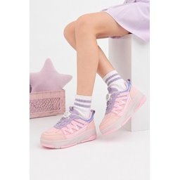 Muggo SKY حذاء رياضي أطفال بعجلات وإضاءة LED - بودرة Muggo SKY Kids' Light-Up Roller Skate Sneaker Shoes - Powder Pink