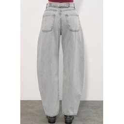 بنطلون جينز نسائي 6689 بخصر عالٍ وقصة باجي - رمادي 6689 Women's High-Waist Baggy Jeans - Grey