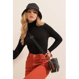 كنزة تريكو برقبة عالية 10311 - أسود 10311 Fisherman Neck Knit Sweater - Black