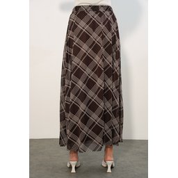 تنورة نسائية مبطنة بنقوش 8075 - بني داكن Women's Patterned Lined Skirt 8075 - Dark Brown