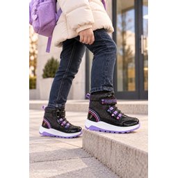 حذاء Muggo HUGGIE شتوي بناتي لامع بتفاصيل قلب، لاصق ورباط - أرجواني Muggo HUGGIE Girls' Winter Boots - Glitter, Heart Detail, Velcro & Laces - Lilac