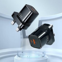 7339. حزمة شاحن Mc 30W مع كابل C-L-أسود ( شاحن ) 7339. Mc 30W charger bundle with C-L cable-black