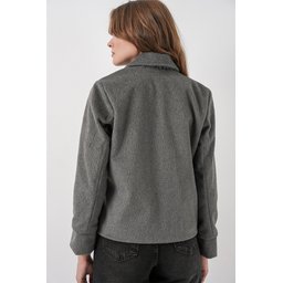 جاكيت نسائي قصير من الكاشيه 0725 - رمادي Women's Short Cachet Jacket 0725 - Grey