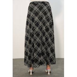 تنورة نسائية مبطنة بنقشة 8075 - أسود داكن Women's Patterned Lined Skirt 8075 - Dark Black