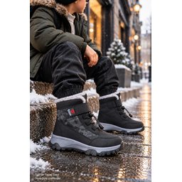 حذاء ثلج للأطفال Muggo TUNDY للجنسين مبطن بالفرو مع فيلكرو وأربطة - أسود Muggo TUNDY Unisex Kids' Fur-Lined Snow Boot with Hook-and-Loop and Laces - Black