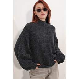 كنزة نسائية تريكو أوفرسايز بأكمام باتوينغ 15969 - أسود Women's Batwing Sleeve Oversize Knit Sweater 15969 - Black