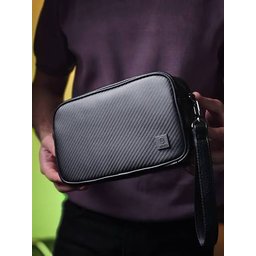حقيبة يد ذكية بقفل بصمة الإصبع من WIWU Master Carbon لون أسود فاخر مقاوم للماء WIWU MASTER CARBON FINGERPRINT LOCK POUCH