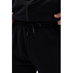 طقم تريننج رجالي أسود بجيوب، قطن، قصة مريحة Men's Black Cotton Regular Fit Tracksuit Set with Pockets