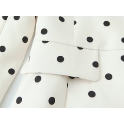 بليزر كلاسيكي أنيق بنقشة البولكا دوت من Polka Dot Blazer