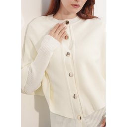 جاكيت صوف نسائي بقصة كاب 15967 - أبيض Women's Knitted Cape Cardigan 15967 - White