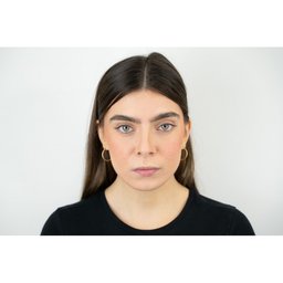 كريم أساس B-ONE بعامل حماية SPF 15 من بيلِه B-ONE Foundation SPF 15 – Belé Cosmetics