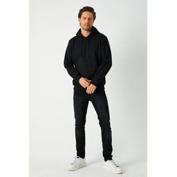 سويت شيرت رجالي أسود بغطاء رأس وجيب كانجارو Men's Black Hooded Sweatshirt with Kangaroo Pocket