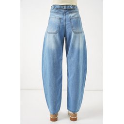 6689 بنطلون جينز باغي نسائي بخصر عالٍ - أزرق فاتح 6689 Women's High-Waist Baggy Jeans - Light Blue