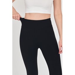 ليقنز كابري نسائي أسود بخصر عالٍ وخصائص شد Women's Black High-Waist Shaping Capri Leggings