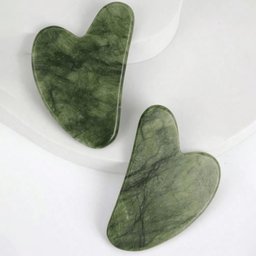 طقم مساج الوجه بحجر اليشم: رولر وحجر الجواشا (قطعتان) Jade Face Roller & Gua Sha Set – 2-Piece Facial Massage Tools