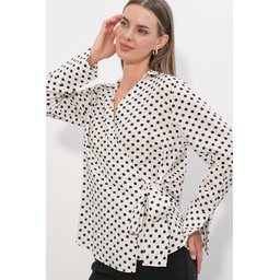 بلوزة نسائية بنقشة نقاط البولكا ملفوفة - 40036 - أبيض Women's Polka Dot Wrap Blouse 40036 - White