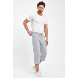شورت برمودا رجالي رمادي بجيوب جانبية، طول تحت الركبة، خصر مطاطي قابل للتعديل Men's Grey Bermuda Shorts with Side Pockets, Below-Knee Length, Adjustable Elastic Waist