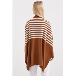 15783 بونشو تريكو واسع بفتحات جانبية - لون حليبي 15783 Oversize Slit Poncho Knit Sweater - Milky Coffee