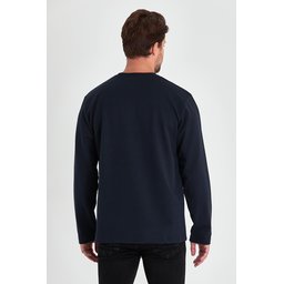 سويت شيرت رجالي كحلي بقصة مريحة وياقة دائرية مزدوجة وتفاصيل طباعة Men's Navy Double Crew Neck Standard Relaxed Fit Sweatshirt with Print Detail