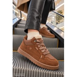 حذاء رياضي نسائي Muggo REXTON شتوي برباط ونعل سميك بتفاصيل فرو - توبا Muggo REXTON Women's Winter Sneaker with Fur Detail, Chunky Sole & Laces - Taba