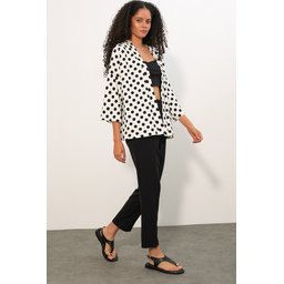 كيمونو نسائي محبوك منقط 5996 - أبيض Women's Knitted Polka Dot Kimono 5996 - White