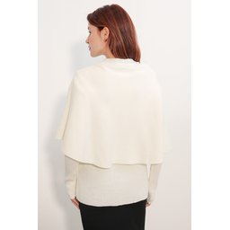 جاكيت صوف نسائي بقصة كاب 15967 - أبيض Women's Knitted Cape Cardigan 15967 - White