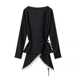 طقم أسود أنيق من قطعتين مزين بالدانتيل Set Skirt and Shirt with Dantel