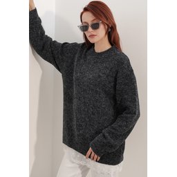 كنزة نسائية تريكو فضفاضة بتفاصيل تول 15968 - أسود Women's Oversize Knit Sweater with Tulle Detail 15968 - Black