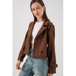 معطف ترنش قصير نسائي بحزام 5970 - بني Women's Belted Short Trench Coat 5970 - Brown