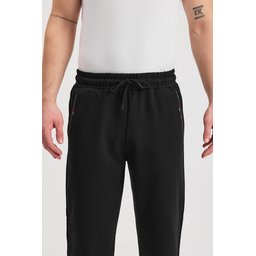 شورت برمودا رجالي أسود بجيوب جانبية، طول الركبة، خصر مطاطي قابل للتعديل Men's Black Bermuda Shorts with Side Pockets, Knee-Length, Adjustable Elastic Waist