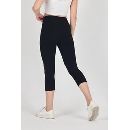 ليقنز كابري نسائي أسود بخصر عالٍ وخصائص شد Women's Black High-Waist Shaping Capri Leggings