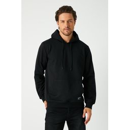 سويت شيرت رجالي أسود بغطاء رأس وجيب كانجارو Men's Black Hooded Sweatshirt with Kangaroo Pocket